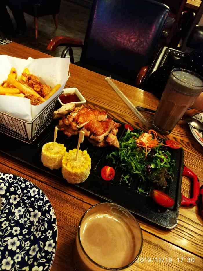 莱芙缇西餐厅(赣水路店)-"【位置】如意坊对面. [环境]三层,很大.