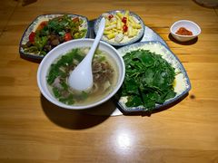 -大众跷脚牛肉馆·非遗传承单位(峨眉山店)