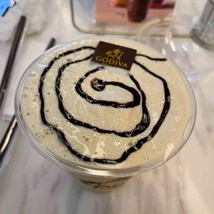 打分 50 /人 咖啡奶昔最好喝 没让加奶油 希望多搞点活动