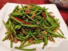 芦蒿炒肉丝-双东酒店(东关街店)