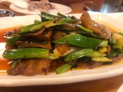 蒜苗回锅肉-易老妈蹄花.特色川菜(人民公园总店)