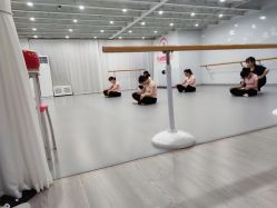 -艺佳舞蹈培训学校