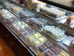 面包甜点陈列柜-新侨三宝乐面包店(崇文门店)
