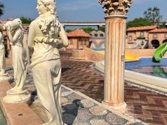 -泉城欧乐堡戏水湾艺术养生温泉