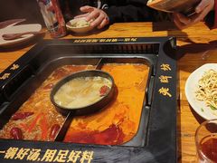 -老牌坊云南鱼豆花火锅(爱建店)