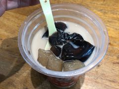 -八婆婆烧仙草(曾厝垵店)