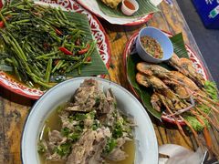 -席娜卡琳火车铁道夜市