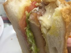 特色猪扒包-华星冰室(湾仔店)