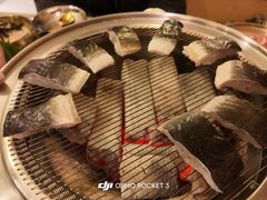 -围炉肉舍•炭烤活鳗•丹东海鲜烤肉(步行街店)