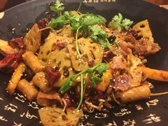 银鼎轩麻辣香锅(CBD店)-银鼎轩麻辣香锅(丹尼斯2天地店)
