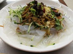 东北大拉皮-屯老二农家铁锅炖·行业领军者(梅江店)