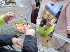 -三叶眼镜城批发市场(上海火车站店)