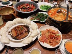 -老滇山寨•云南特色菜•地方菜•民族风情歌舞表演(金碧店)