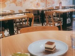 -必胜客(大宁路店)