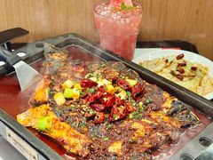 -江边城外烤全鱼(世茂广场店)