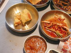 -草家酱蟹炭火烤肉店(珲春南路一店)