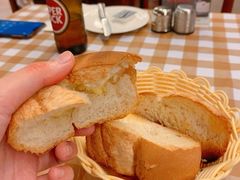 餐前面包-船屋葡国餐厅