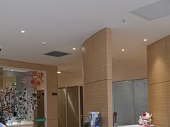 -瑞尔齿科(上海长风大悦城店)