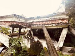-四川汶川特大地震漩口中学遗址