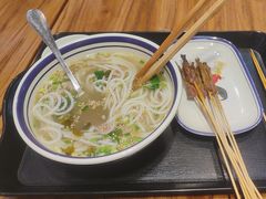 -云阿蛮云南生烫牛肉米线(奉贤路店)