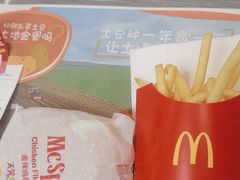 -麦当劳(上海虹桥站30B检票口楼上)