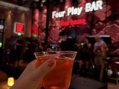 -FOUR PLAY BAR