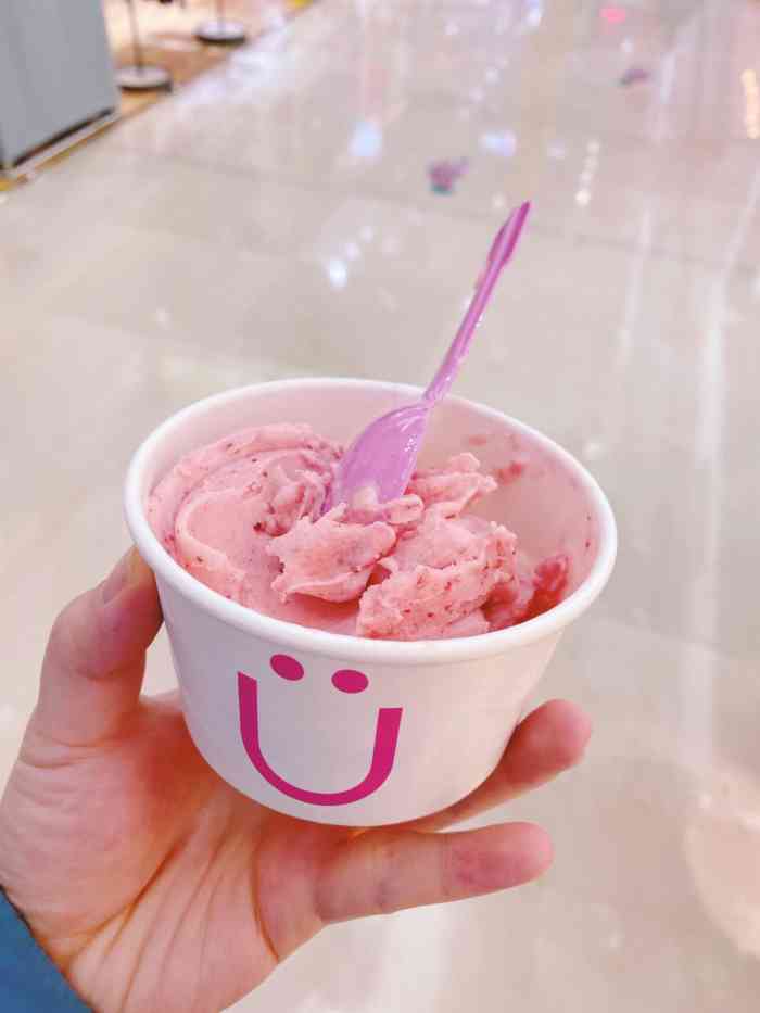 开心雪冻酸奶-"每次来万达都要吃一个!必须是草莓味!口感.