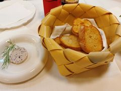 -LESCEDARS  Bistro香柏树(外滩店)