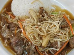 沙爹金针菇牛肉饭-九龙湾茶餐厅(东门店)