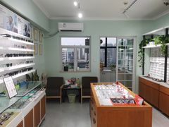 -视野联行眼镜•蔡司•依视路(温江店)