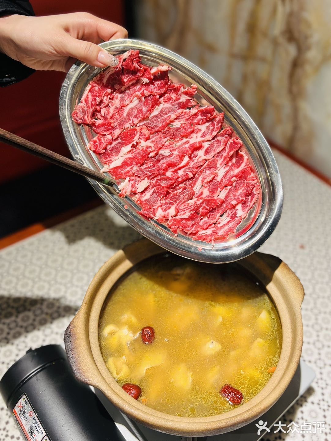 赶紧组起养生局吧，醉鸡煲是冬天里最食补火锅！