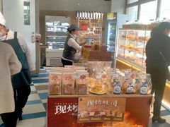 -85度C(生甜甜圈研究工坊·上海平凉店)