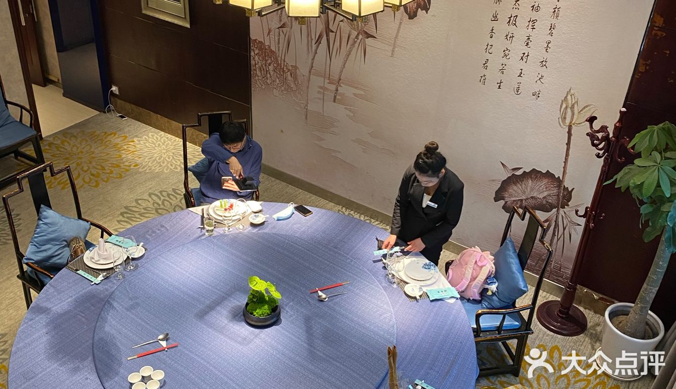 五角场超好吃本帮小海鲜｜侬家宴 品质鲜活看得见