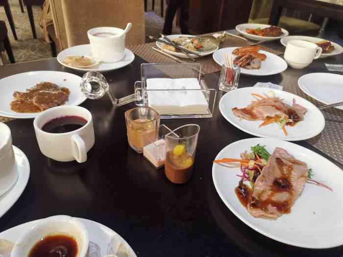 339旋转餐厅-"#213米旋转自助餐打个卡# 小朋友第一."-大众点评移动版