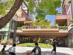 -瑞虹新天地月亮湾