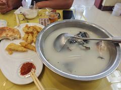 -雪湖煜辰鱼头老店(雪野湖店)