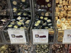 -VENCHI 闻绮(北京国贸商城店)