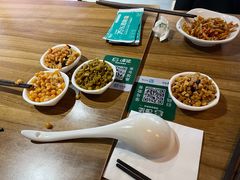 -呷佬·长沙手工米粉(金沙江路店)