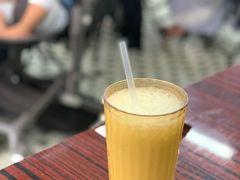 忌廉沟鲜奶-噏耷茶档