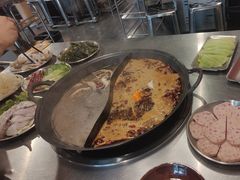 -鹿鸣山草本茶香火锅(园西路店)
