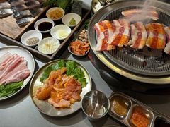 -围炉肉舍•炭烤活鳗•丹东海鲜烤肉(步行街店)