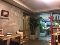 -HIGH FIVE哈福手工汉堡(桂林路店)