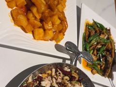 菠萝酥肉双拼-三猫黑鱼花(南大店)