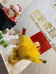 点击看大图 -凡碧诗毛孔收细