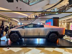 -TESLA 特斯拉(上海太古汇体验店)