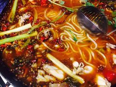 -鸿顺老铁锅美蛙鱼府(解放碑店)