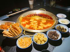 螺蛳粉拼番茄螺蛳粉锅-九鼎轩脆毛肚火锅(南京东路店)