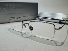 -三目眼镜·蔡司视觉合作店(青浦宝龙店)