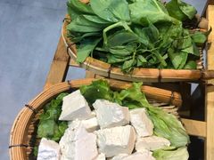 豌豆尖-阿婆情腊排骨火锅(饮玉巷店)