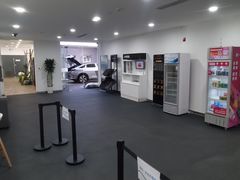 -北汽鹏龙ARCFOX极狐(国贸店)